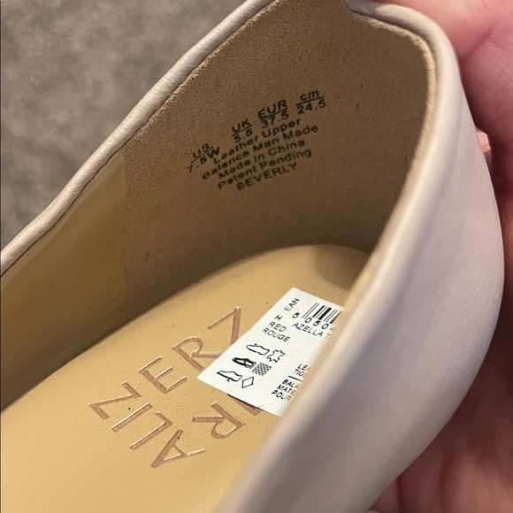 Naturalizer Women's Classic Cream Heels - Picture 6 of 6